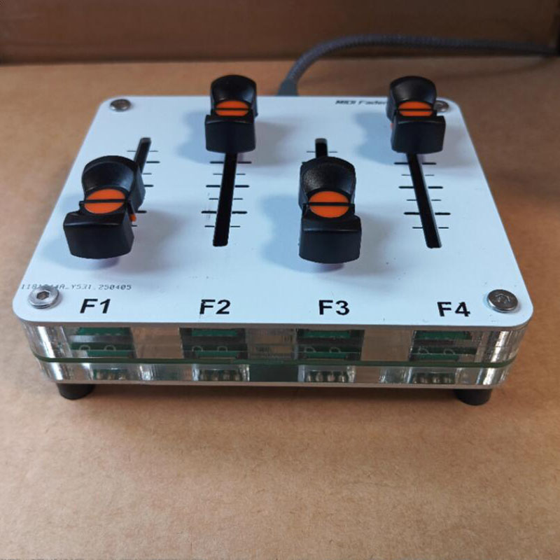 4-channel MIDI push rod 42mm F - огляд і ціна Midi Controller Pad
